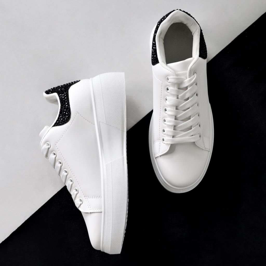 witte-sneaker-dames-660udk-1.jpg